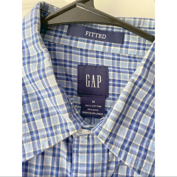 GAP Button Up - Picture 2 of 3